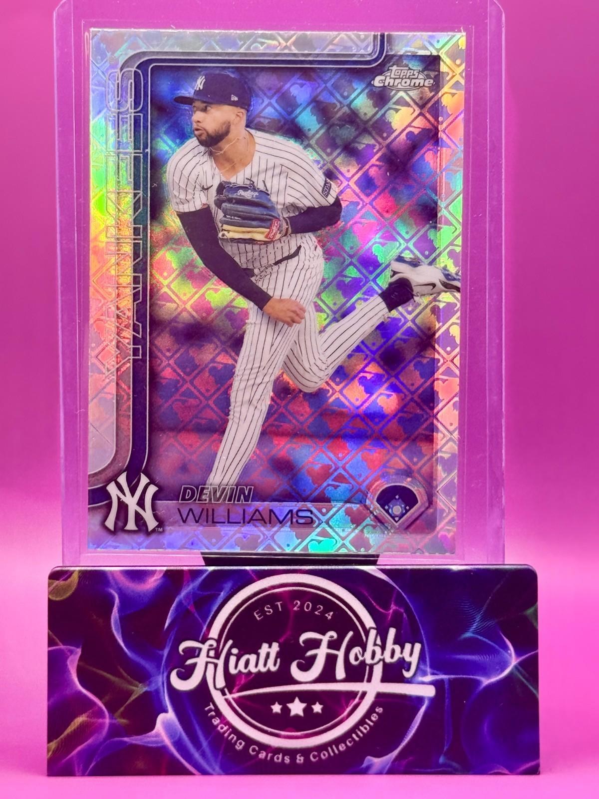 2025 Topps Chrome Logofractor - Devin Williams #153