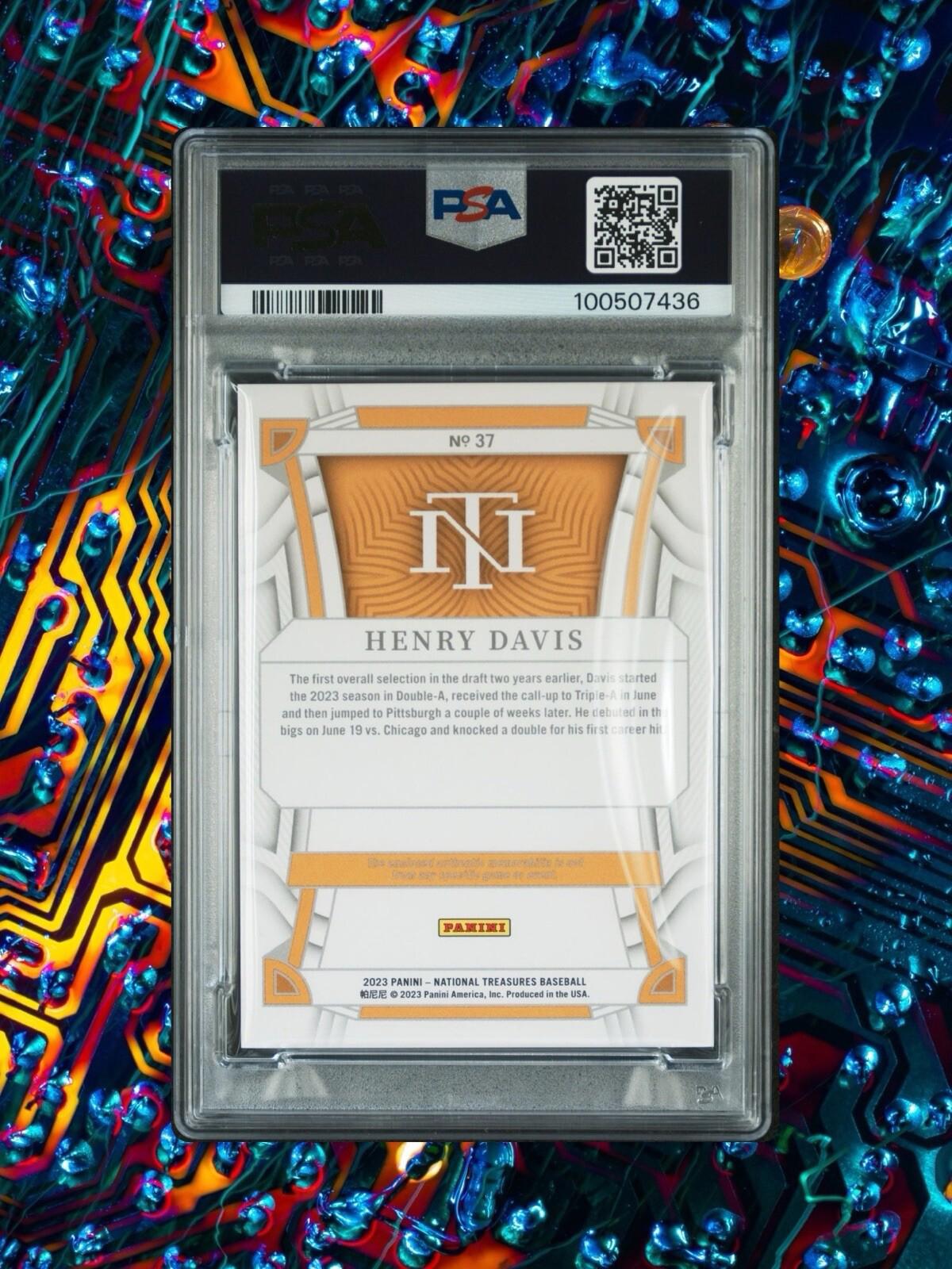 2023 NATIONAL TREASURES - HENRY DAVIS #37 - R/W/B Relic - Holo Gold /25 - PSA 8