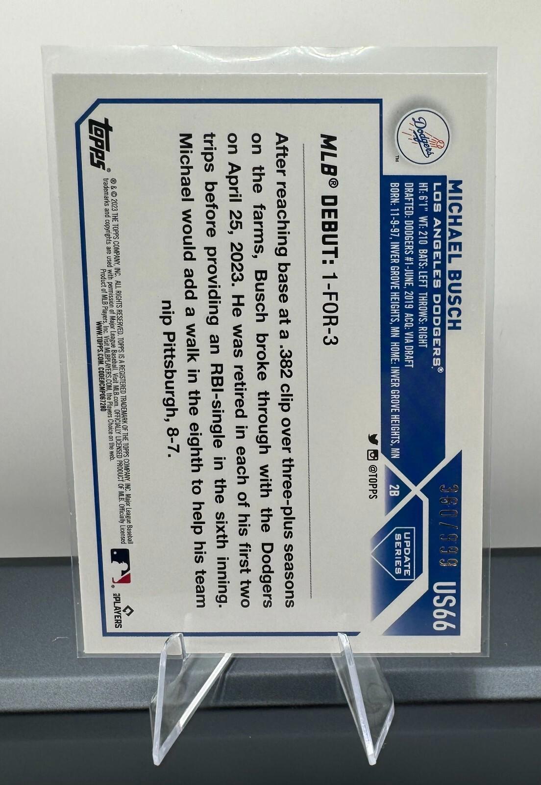 2023 Topps Update Blue Sparkle Refractor Michael Busch # US66. SP /999