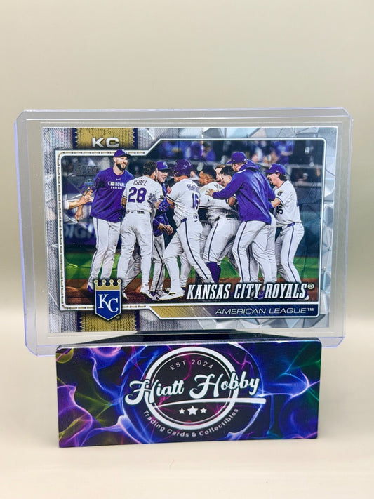 2026 Topps Series 1 - #34 Kansas City Royals - Diamante Foil
