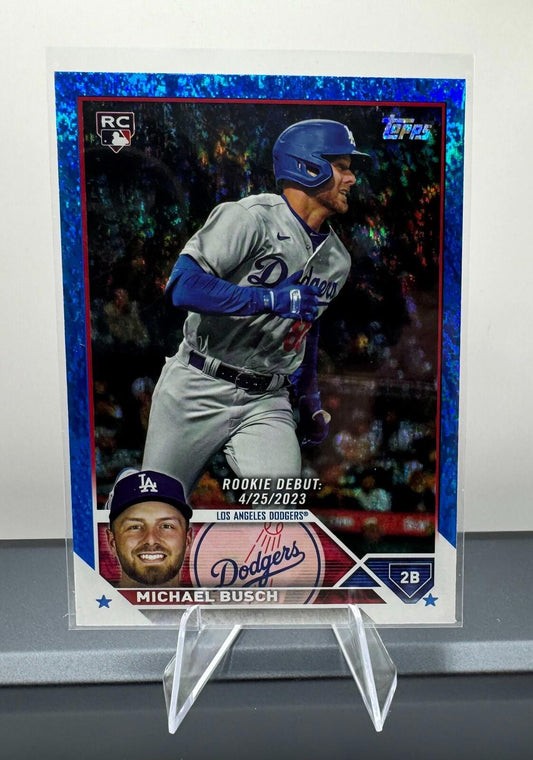 2023 Topps Update Blue Sparkle Refractor Michael Busch # US66. SP /999
