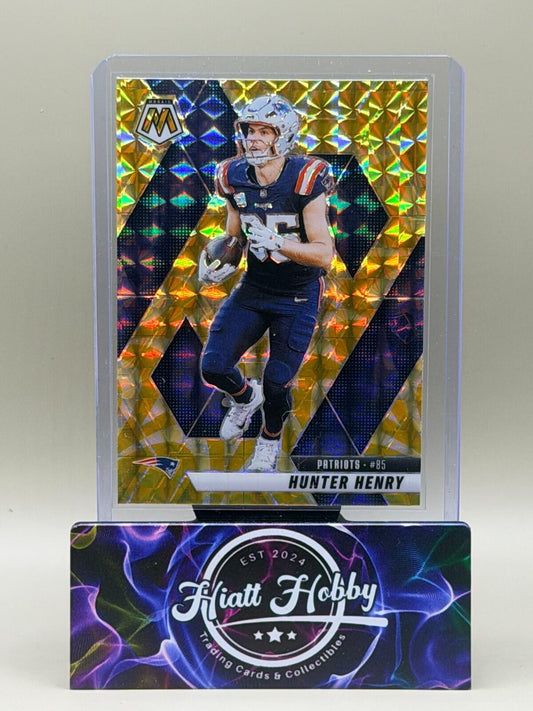 2025 Panini Mosaic Football - #79 Hunter Henry - Reactive Yellow Mosaic